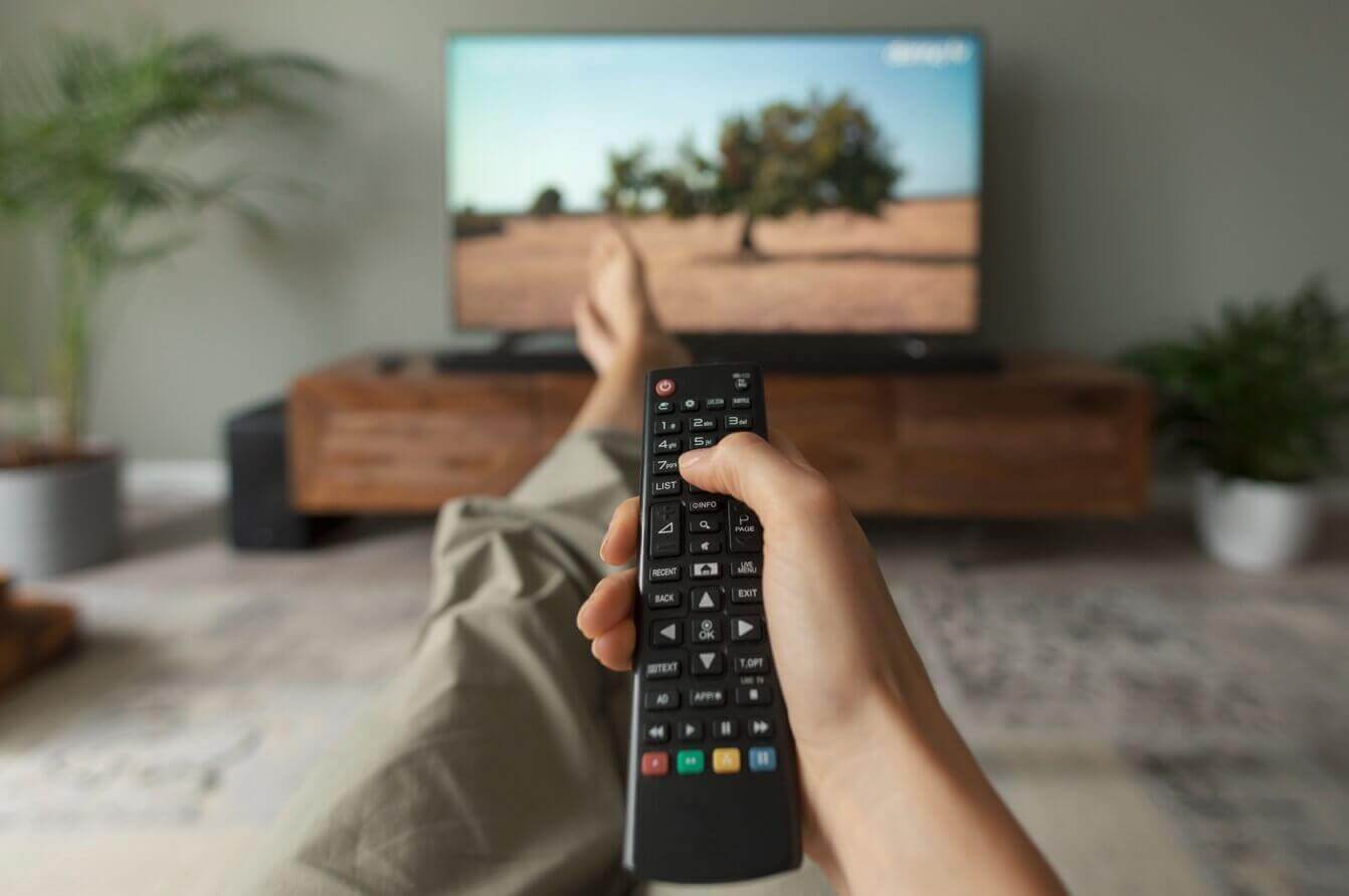 carousel slider image img/hero-carousel/iptv.jpg